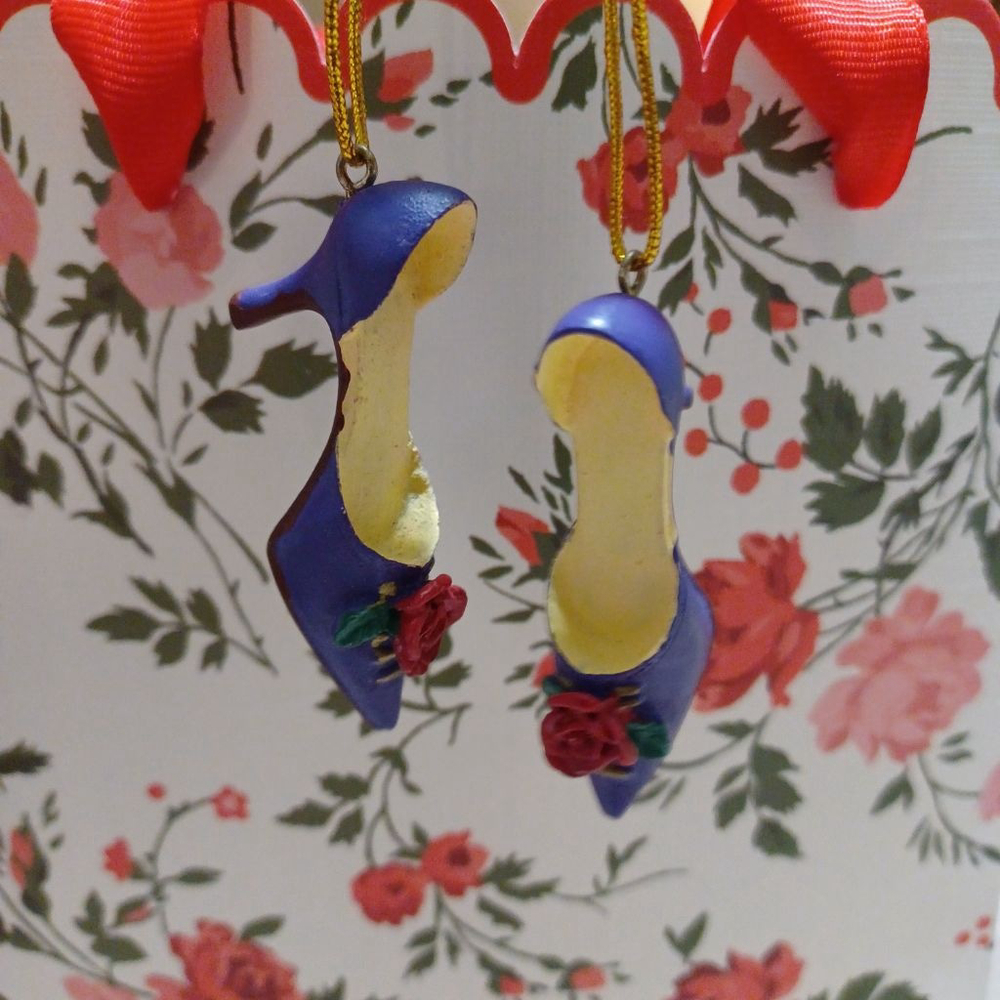 Miniature Purple Red Rose High Heel Shoe Ornaments Keychain Dangle Collectibles